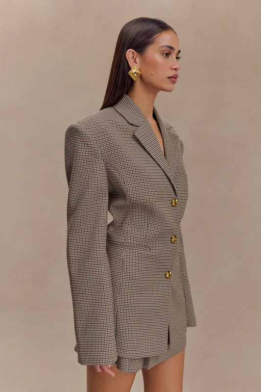 Classic Blazer – fitted, checkered, long sleeves, chic and elegant.